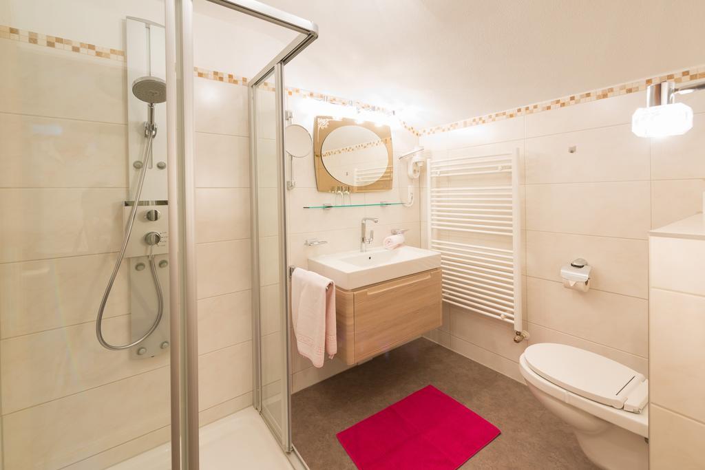 Apartamento Haus Enzian Lermoos Habitación foto